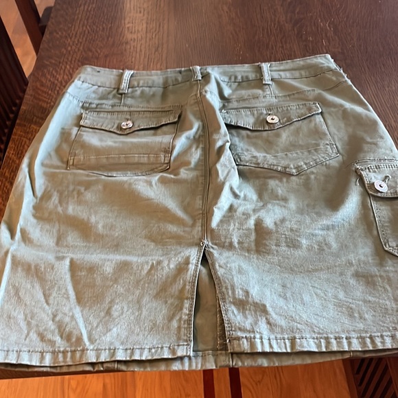 Point Zero Cargo Skirt - Picture 3 of 4